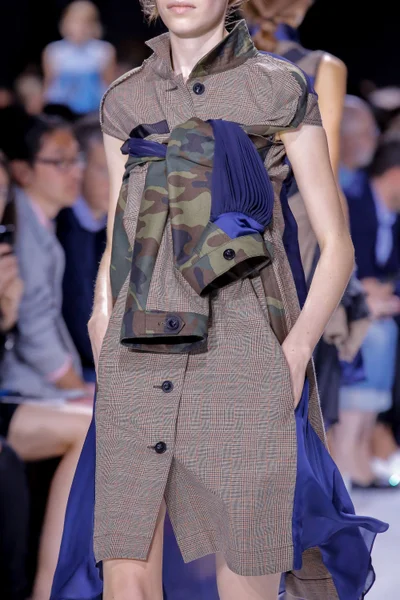 Look 19